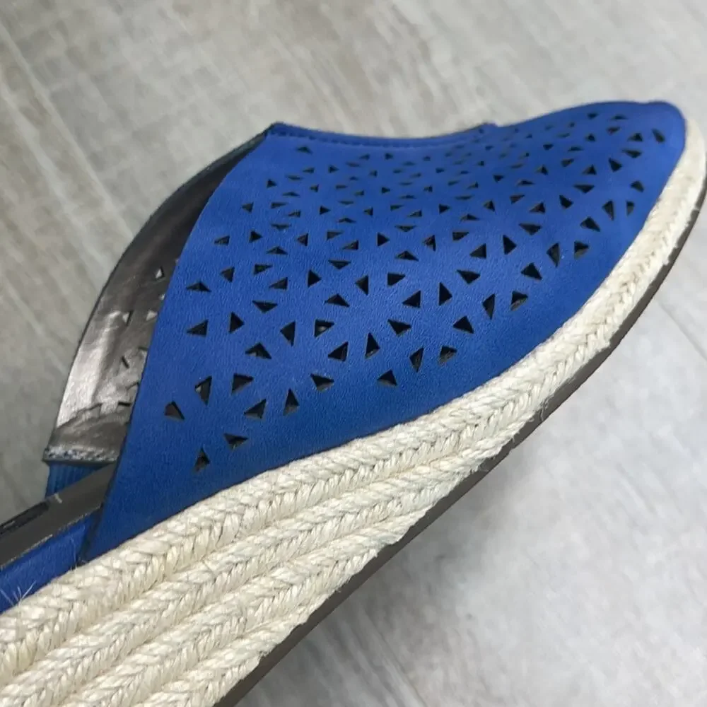 ARRAY Women's Lakeview Blue Faux Leather Wedge